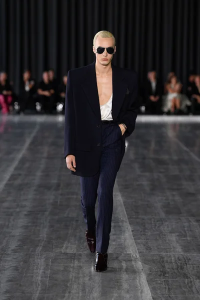 Look 7